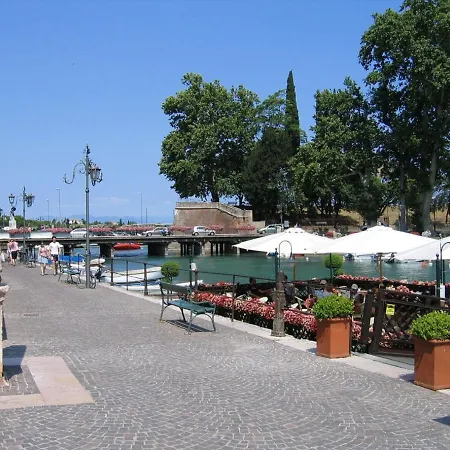 Il Portico شقة