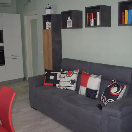 Il Portico Apartment *